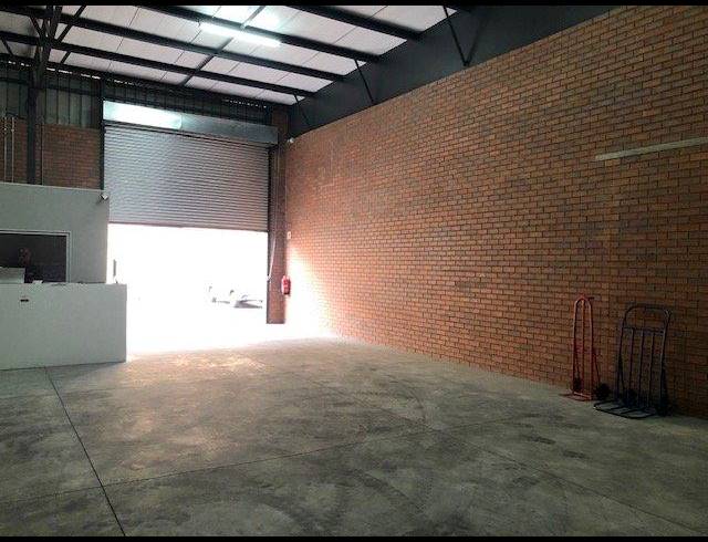 INDUSTRIAL PROPERTY TO RENT IN MAGNA VIA INDUSTRIAL